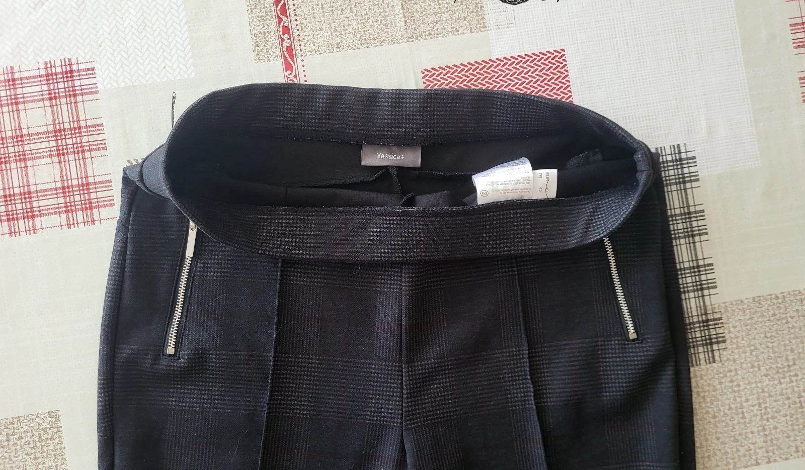 Yessica de C&A Pantalon / Legging TFr40/TL- Cinza com Quadros Escoceses -Tamanho Elástico Novo – photo 7